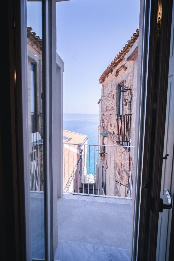 Palazzo Paladini - Luxury Suites In The Heart Of The Old Town Pizzo  Exterior photo